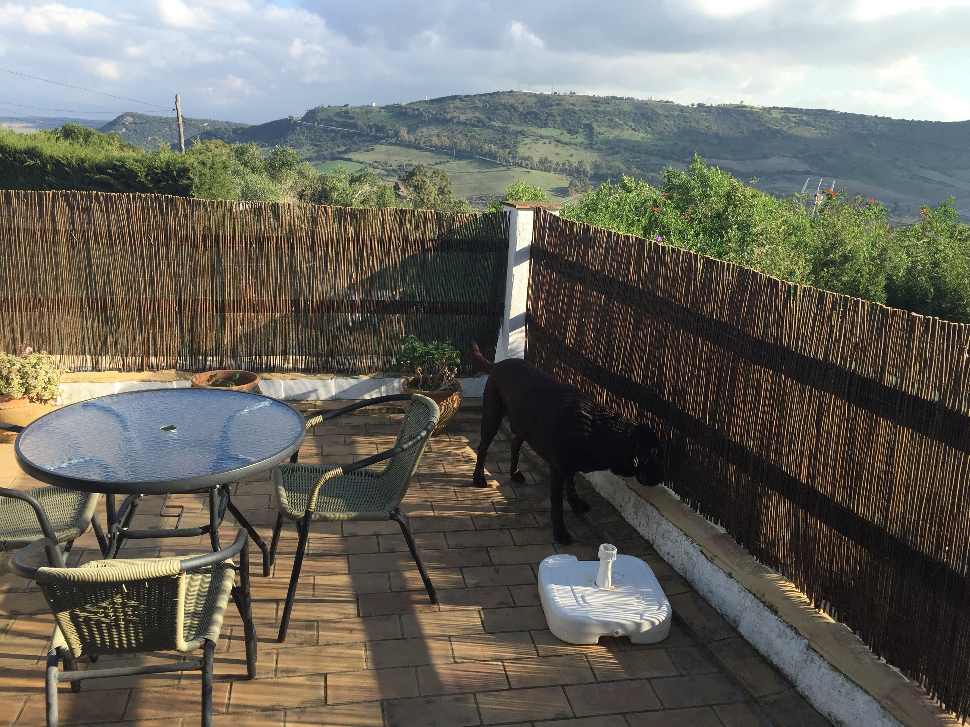Der Ausblick nach Vejer von der Dachterrasse aus